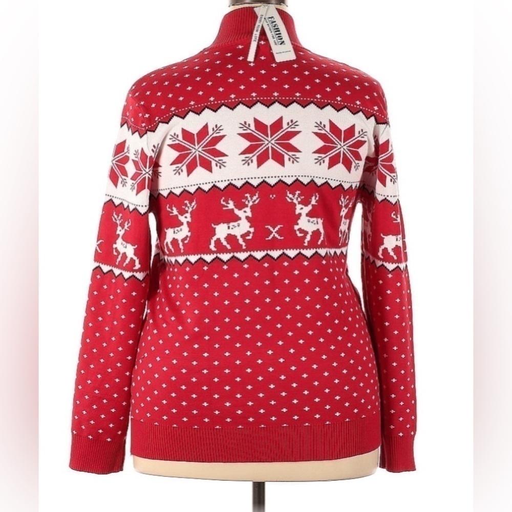 Fashion - Holiday long sleeve pullover sweater. - Picture 3 of 3